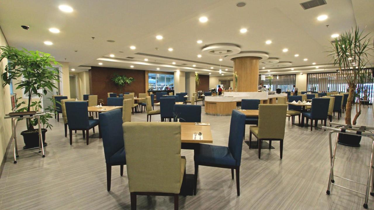 Anara Sky Kualanamu Hotel Medan Eksteriør billede